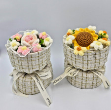 Mazzo di fiori all'uncinetto