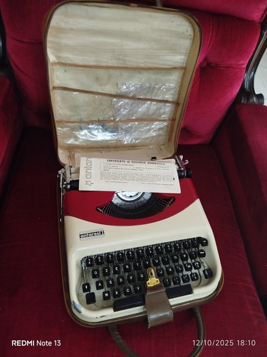 Macchina scrivere vintage - da,