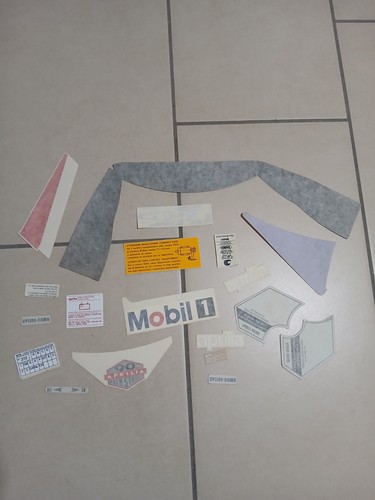 Ap8115321 kit adesivi aprilia - ap8115321,