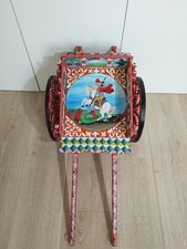 Carretto siciliano, realizzato in legno e ferro battuto. Un pezzo unico, firmato