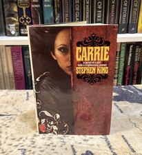 Carrie - Stephen King (1974