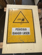 PERICOLO RAGGIO LASER-cartello