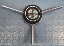 Alfa Romeo Giulia Ti 1300 centro volante clacson con logo e stemma