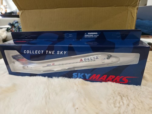 Skymarks delta 717 - 717,
