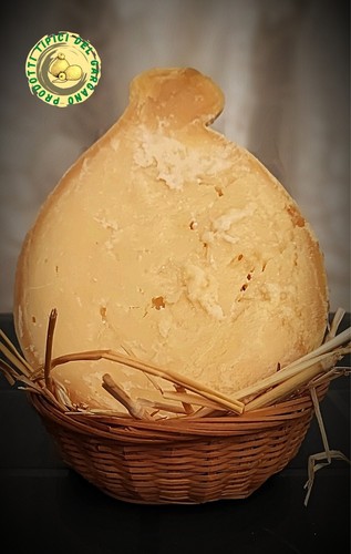 Metà caciocavallo podolico - caciocavallo,