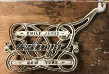 Emile James Politype macchina