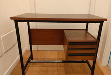 Scrivania per bambini vintage in legno e ferro in ottime condizioni