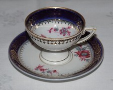 Piccola vecchia tazza da