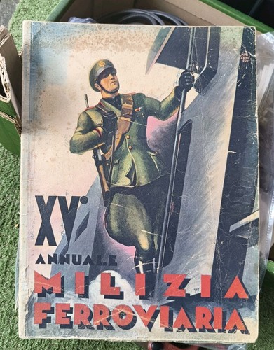 Libro annuale milizia - libro,