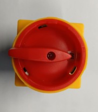 INTERRUTTORE  TRIPOLARE 2