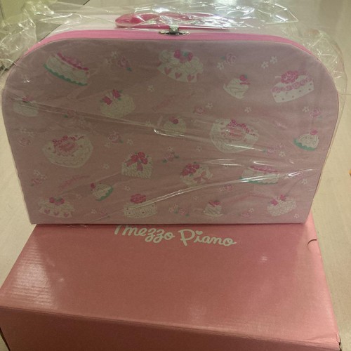 Mezzo piano trunk shae - mezzo,