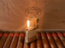 Accendino S.T.Dupont linea 1, cl. Modello, colore oro, molto bello, REVISIONATO