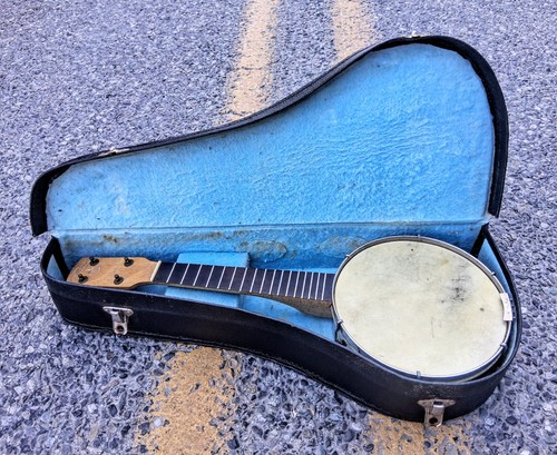 Ukulele banjo gallotone - , the