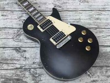 Chitarra elettrica alta - di,