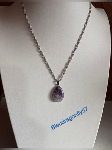 Collana con ciondolo goccia - a,