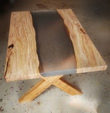 Tavolino salotto legno d'ulivo e resina