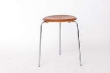 Sgabello Arne Jacobsen per