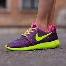 NIKE ROSHE RUN VERDE RARO