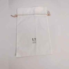 Laurence Tavernier white dust