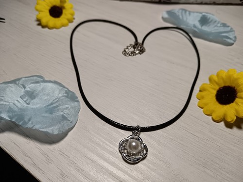 Collana con pianeta - con, e