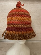 Cappellino fatto a mano