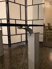 Tavolo da riunione in vetro per 8/10 e sei sedie da tavolo in pelle 