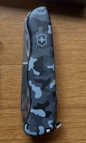 Victorinox hunter camo - victorinox,