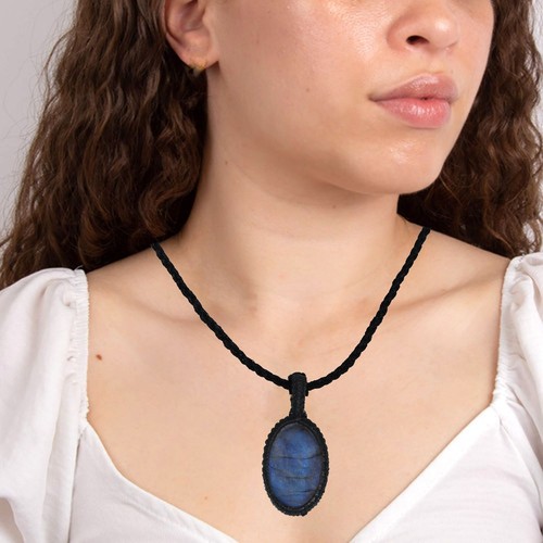 Collana macramè ciondolo