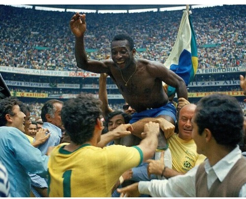 Pelé festeggia mondiali - festeggia, i