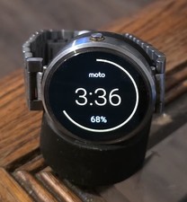 Moto 360 46mm argento usato testato con caricatore OEM