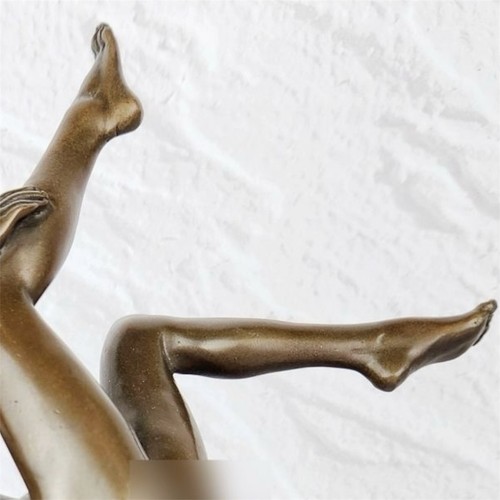 Statua donna bronzo dama