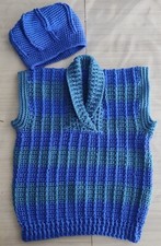 Gillet bimbo in misto lana con cappellino. Fatto a mano!