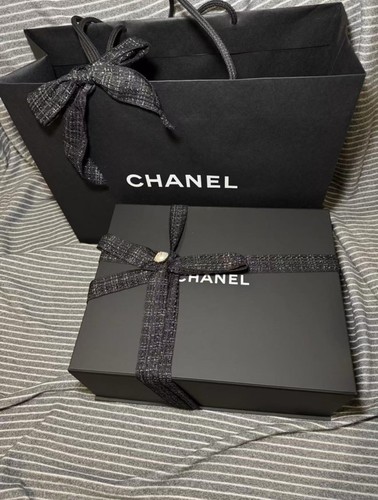 100 authentic chanel gift - authentic, box
