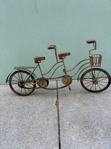 Scultura bicicletta tandem