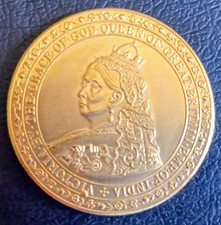 Retro Regina Vittoria 'oro'