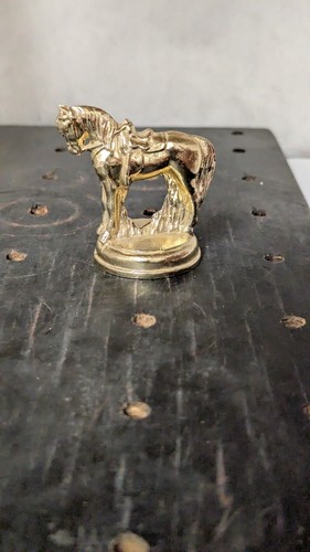Statuina trofeo cavallo sella