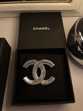 Brooch Chanel Perfect