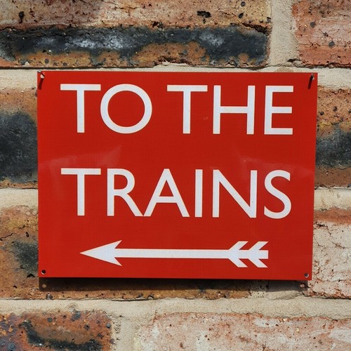 The trains red left - the,
