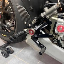 Pedale poggiapiedi posteriore