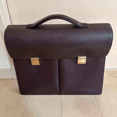 Borsa louis vuitton taiga - vuitton,