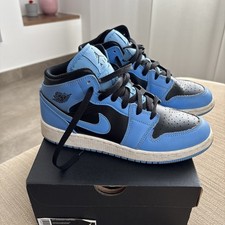 nike air jordan 1 mid