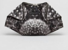 Pochette 26b Alexander McQueen