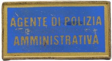 distintivo agente di polizia amministrativa divisa uniforme vintage fuori corso