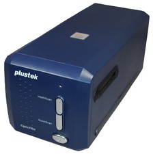 Plustek OpticFilm 7400 scanner
