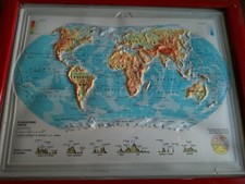 PLANISFERO FISICO IN RILIEVO DE AGOSTINI VINTAGE 1967 PLASTICO ANNI 70 CARTINA