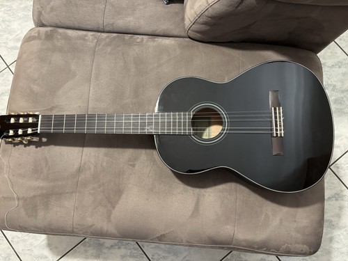 Chitarra classica nera