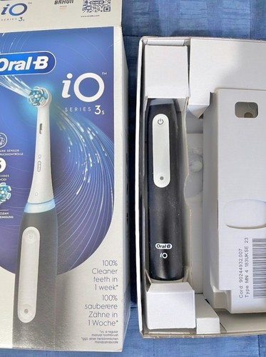 Spazzolino elettrico oral io - elettrico, b
