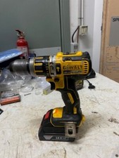 ADATTATOTE DA BATTERIA BOSCH o WURTH PER UTENSILI  DEWALT 18V COMPLETO