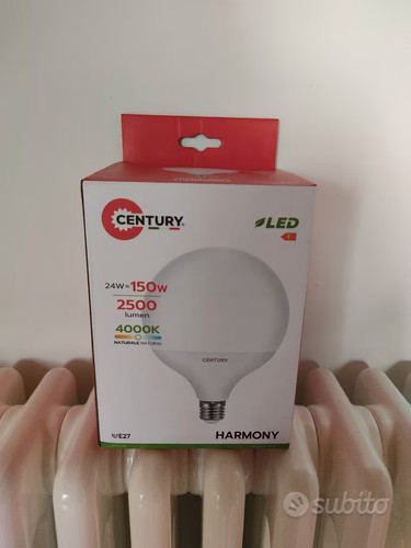 Tre lampadine nuove - , in