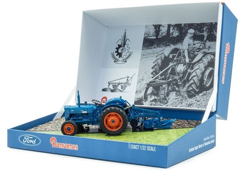 Universal hobbies fordson - hobbies,